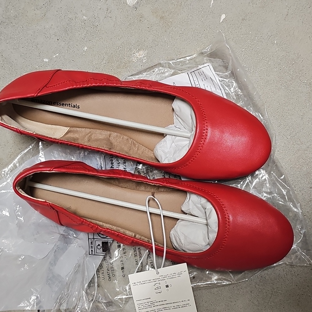Nwt Red Women's Ballet Flats - Picture 3 of 4